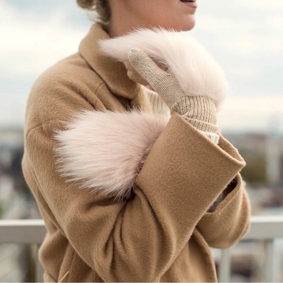 LIMITED EDITION Who What Wear x Target Faux Fur Mittens - Picture 1 of 4